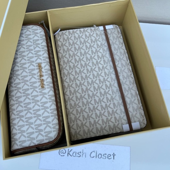 Michael Kors Notebook and Pencil Case Gift Box Set MK Signature Vanilla - Picture 1 of 8